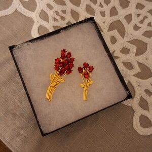 VTG Elegant Red and Gold Floral Brooch Set
